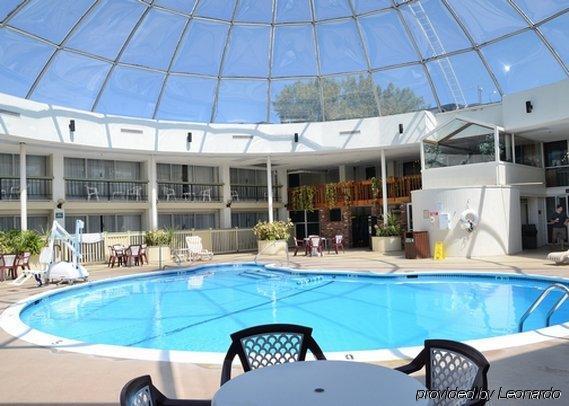 Clarion Hotel & Conference Center Northampton Exterior foto